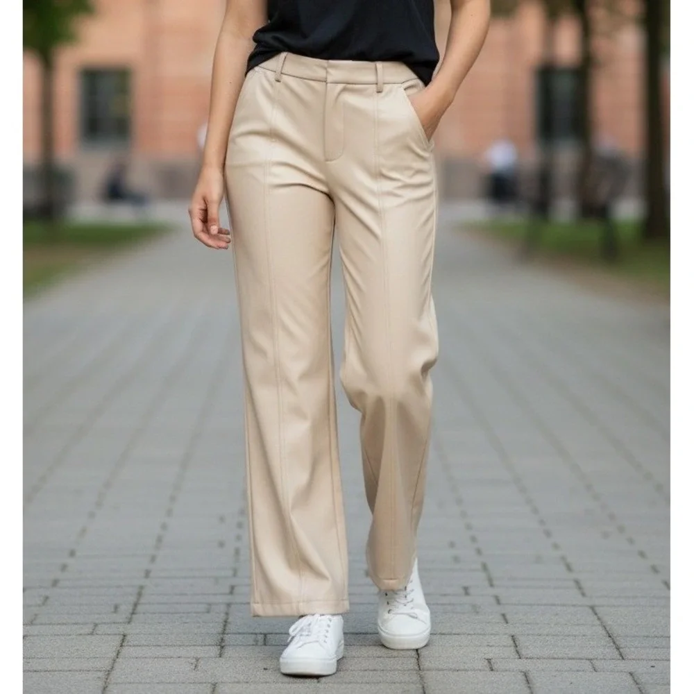 7 For All Mankind Jeans Faux Leather Wide Leg S Small Cream Soft High Rise Short